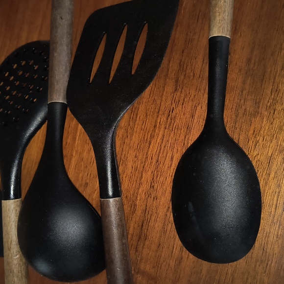 Kitchen Utensils - Picture 6 of 8